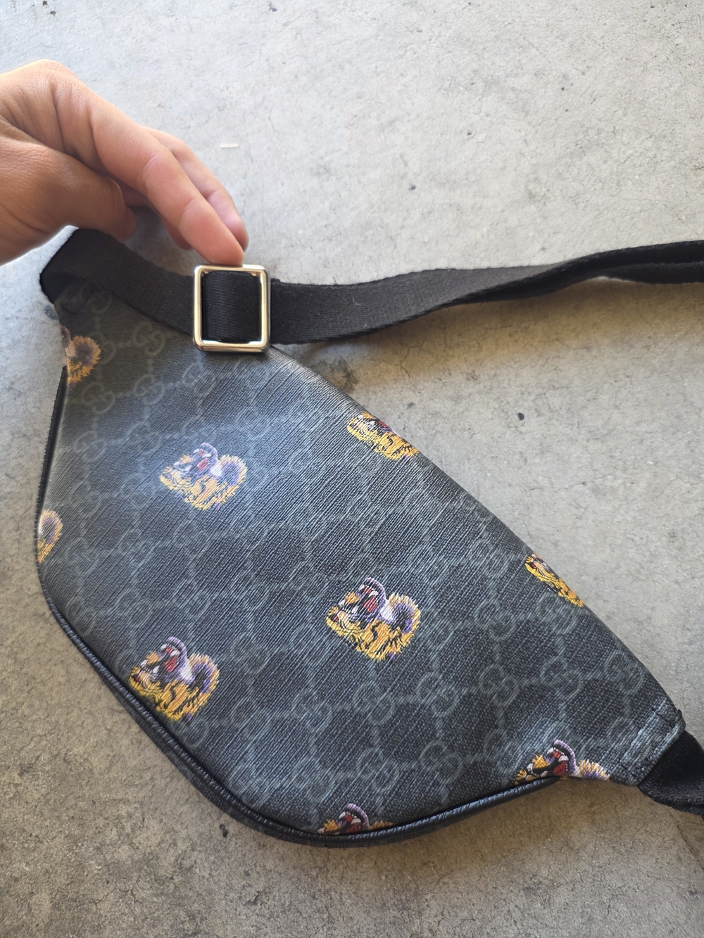 Designer Patterned Black Fanny Pack with Tiger Motif - Picture 4 of 4